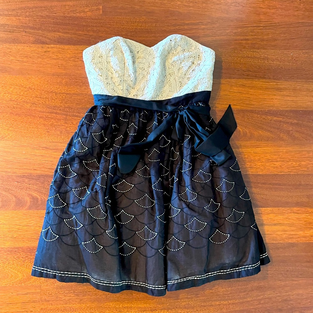Anthropologie meadow rue nwot never worn lace strapless dress full skirt 6